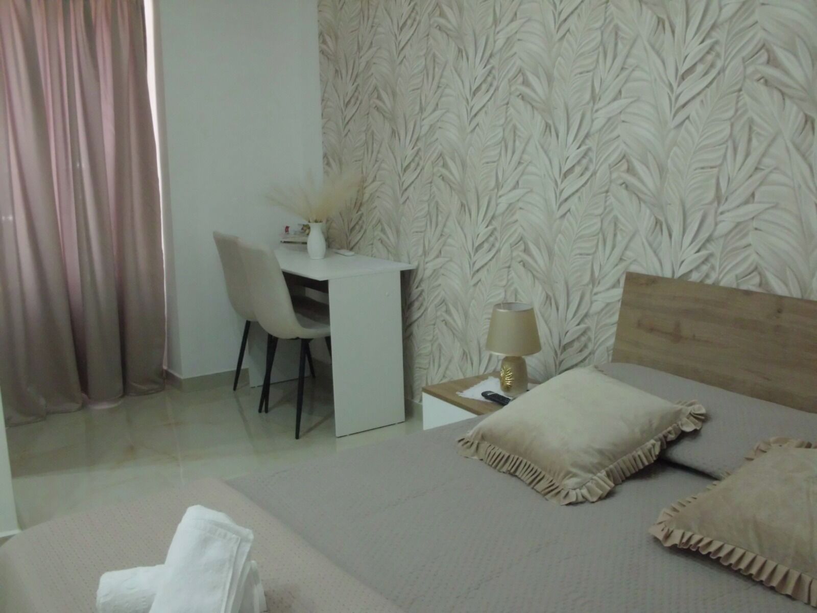 2 bedrooms, desk, free WiFi, bed sheets