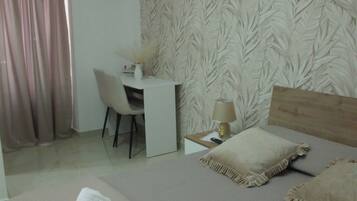 2 bedrooms, desk, free WiFi, bed sheets