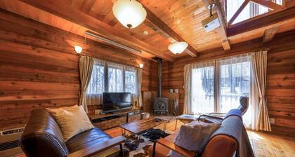 Private Scandinavian Log House with Natural Hot Springs & BBQ