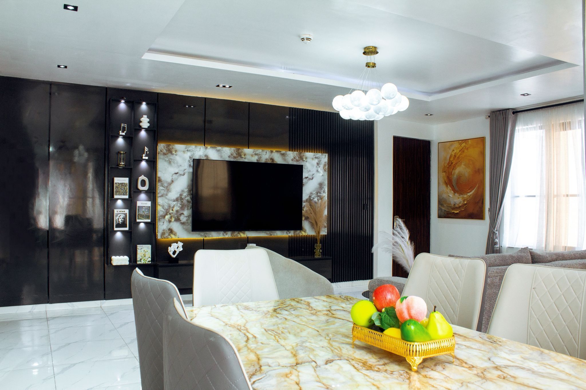 Deluxe Apartment, Balcony, City View | Interior