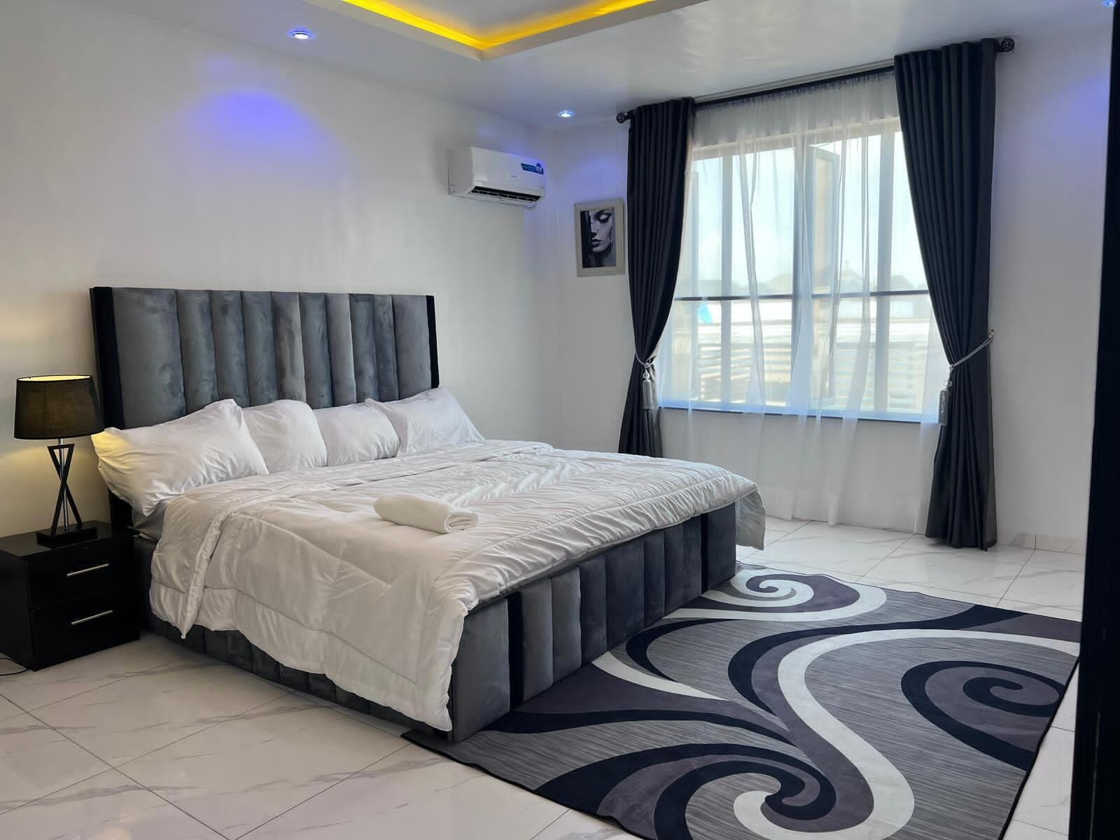 Departamento Deluxe, balcón, vista a la ciudad | Espacio para trabajar con laptop, insonorización y wifi gratis 