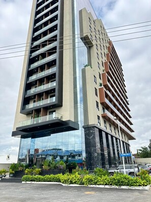 Exterior - Peravi Suites at Harmonia Residence  (Accra)