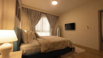 Appartement luxueux, 1 chambre, non-fumeur, vue sur la ville | Bureau, espace de travail pour ordinateurs portables