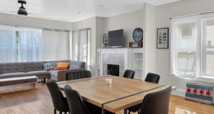Charming 3-bedroom bungalow 15 min south of Chicago ,15 min from Obama Center