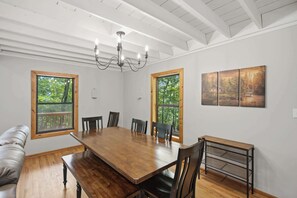Cabin, nhiều giường, quang cảnh núi (Sharp Top Mountain Retreat) | Khu ăn uống