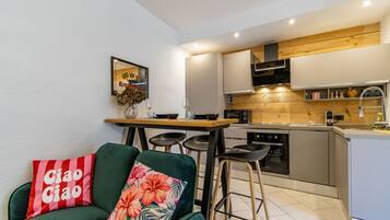 Fridge, microwave, dishwasher, toaster
