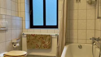 Handtücher, Seife, Toilettenpapier
