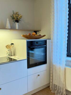 Interior - Art Nouveau apartment—central and quiet, with a panoramic view (Sonneberg)