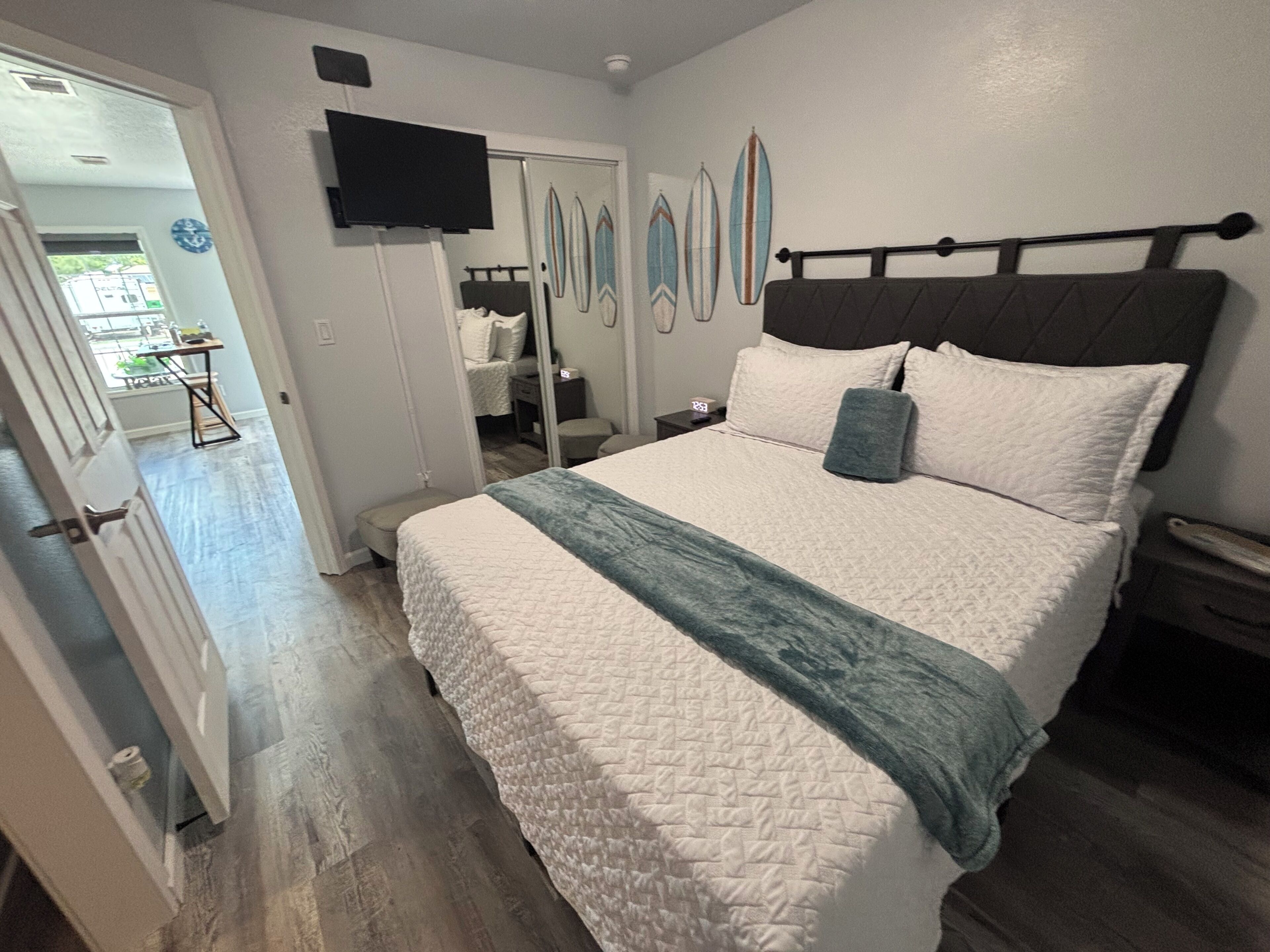 1 slaapkamer, een strijkplank/strijkijzer, wifi, beddengoed