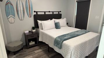 Iron/ironing board, WiFi, bed sheets