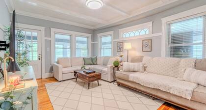 LOCATION Boston 3 Bed 1 Bath + Private Parking + Game Room!