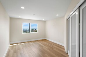 Interior - Stunning Views in Bankers Hill! (San Diego)