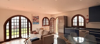 House with garden and barbecue · Sleeps 6 · beach/estuary