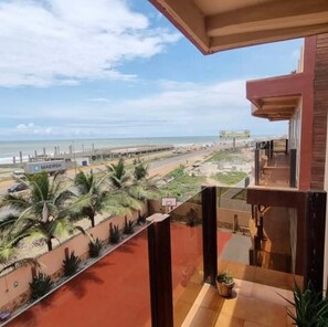 Property grounds - The Peppy Hotel (Accra)