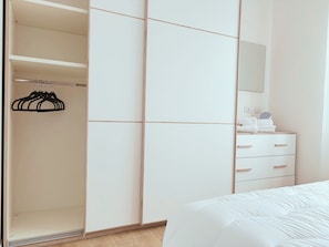 Iron/ironing board, WiFi, bed sheets - The Lake House Cernobbio -  Village Center, Walk to Lake (Cernobbio)