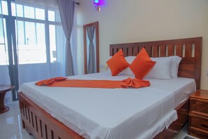 Habitació doble Deluxe, balcó, vistes a la ciutat | Escriptori, espai de treball apte per a portàtils i wifi gratuïta 