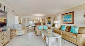 Interior - Surf Dweller 207🌊Gulf Front🏖️Beach Service (Fort Walton Beach)