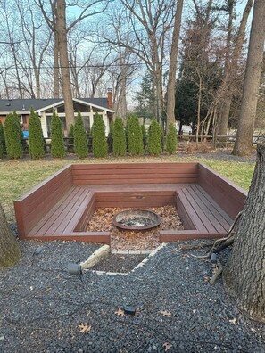 Terrace/patio - Spacious 3BR w/ Hot Tub + FirePit (Toledo)