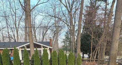 Spacious 3BR w/ Hot Tub + FirePit
