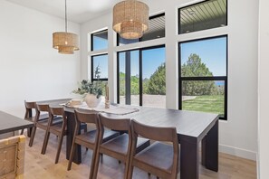 Dining - Luxury Bear Lake Retreat - Sleeps 28 - Lake Views - Family Getaways (Garden City)