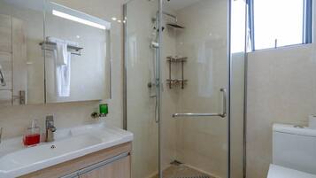 Classic Apartment, Balcony, City View | Bathroom | Shower, free toiletries, slippers, towels
