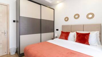 Desk, laptop workspace, iron/ironing board, free WiFi
