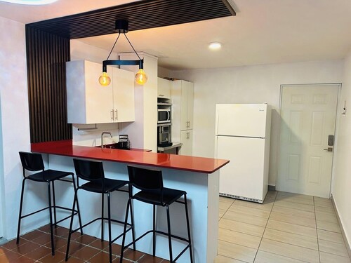 Modern 2-Bedroom Apartment in San Juan, PR,  24/7 Water & Electricity