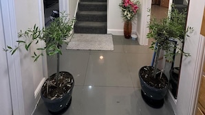 Interior - Greenview Manor
Ideal location for family in north London (London)