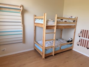 3 dormitorios, tabla de planchar con plancha, wifi y ropa de cama