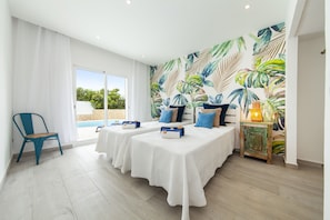 3 habitaciones, cunas, camas extra y ropa de cama 