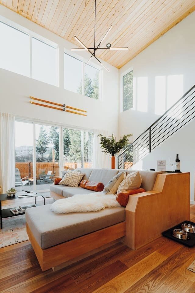TV, fireplace, books, stereo