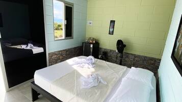 Standard Cabin, Mountain View | Iron/ironing board