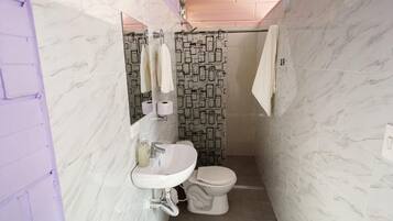 Macori Smi | Bathroom