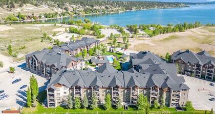 Laguna | Lake | Outdoor Pool/Hot Tub | Gym | Pets
