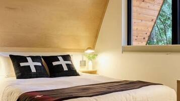 Desk, iron/ironing board, travel crib, WiFi