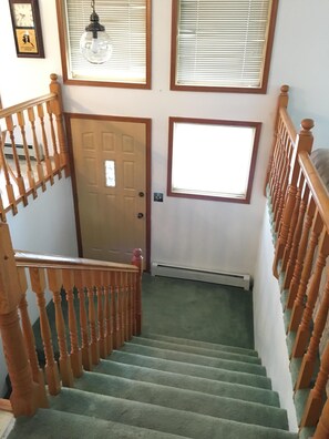 Interior - Country Home, Cottage and Deck on the Kenai River. (Soldotna)