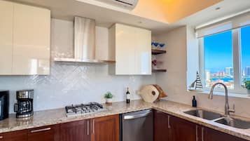Departamento superior | Cocina privada | Cafetera y tetera y tetera eléctrica