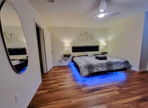 4 室のベッドルーム、WiFi、ベッドシーツ