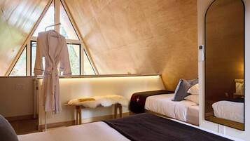 Desk, iron/ironing board, travel crib, WiFi