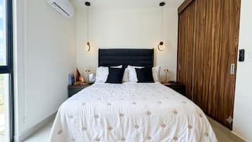 Apartamento superluxo | Roupas de cama premium, cofres nos quartos, individualmente decorados