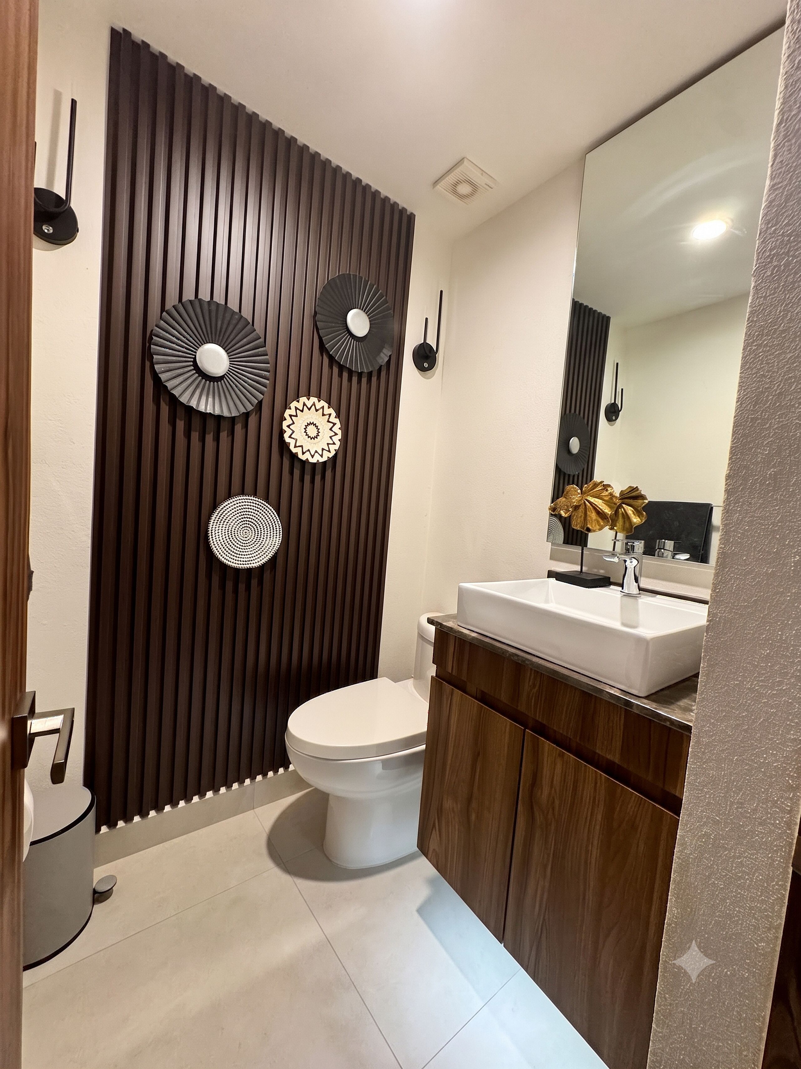 Departamento de lujo | Baño | Tina con regadera y amenidades de baño gratuitas 