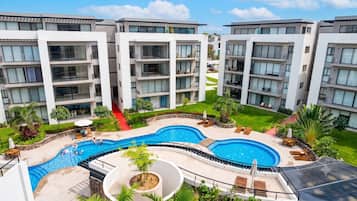 Luxury Apartment | Pool | Outdoor pool