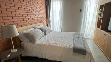 Ferros/tábuas de passar roupa, Wi-Fi, roupa de cama