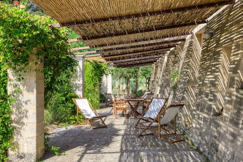 Whole countryside estate with pool - exclusive use