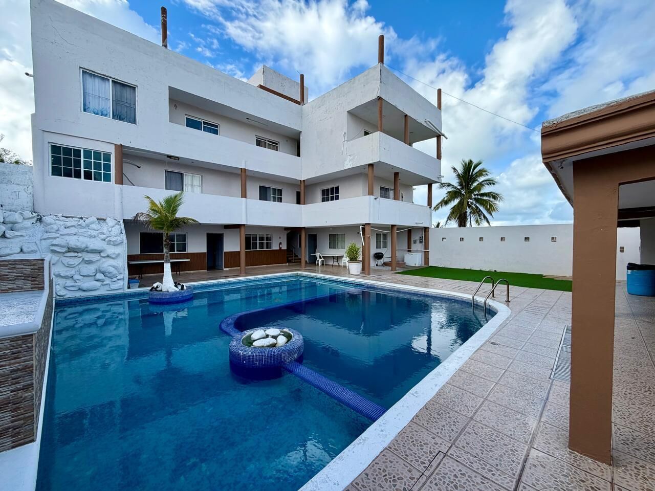 Habitación doble clásica, patio, vista al mar | Alberca | Alberca al aire libre 