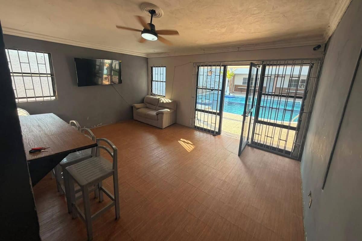 Family House, 2 Bedrooms, Kitchenette, Poolside | Living area
