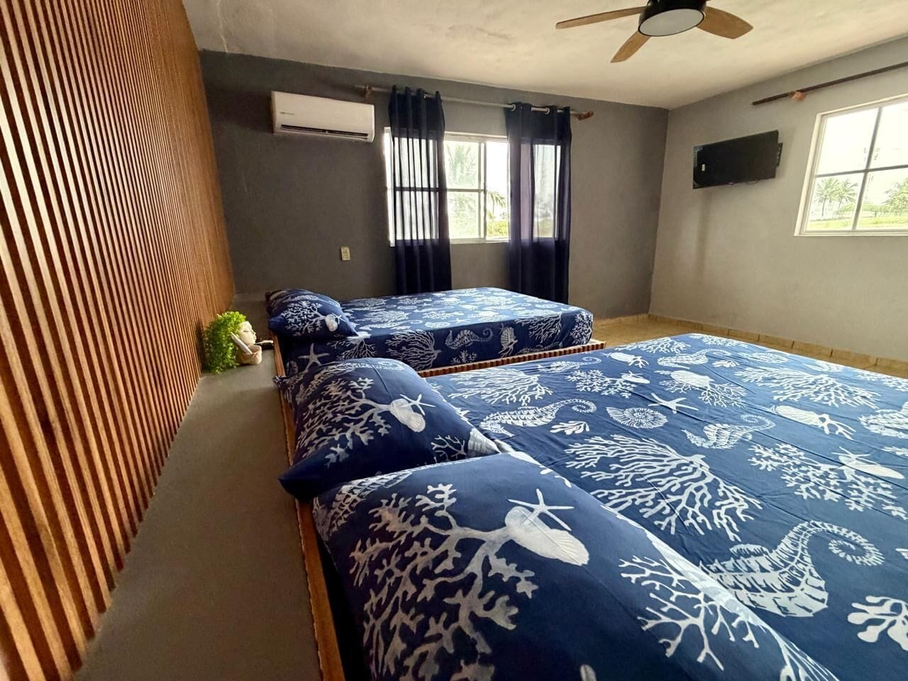 Habitación doble de lujo, patio, vista a la alberca | Wifi gratis y ropa de cama 