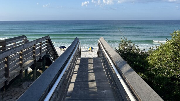 A wooden boardwalk leading to a beach with a clear view of the ocean and sky. - 30A Studio - Seaside/Pool/Beach Walking Distance (Santa Rosa Beach)