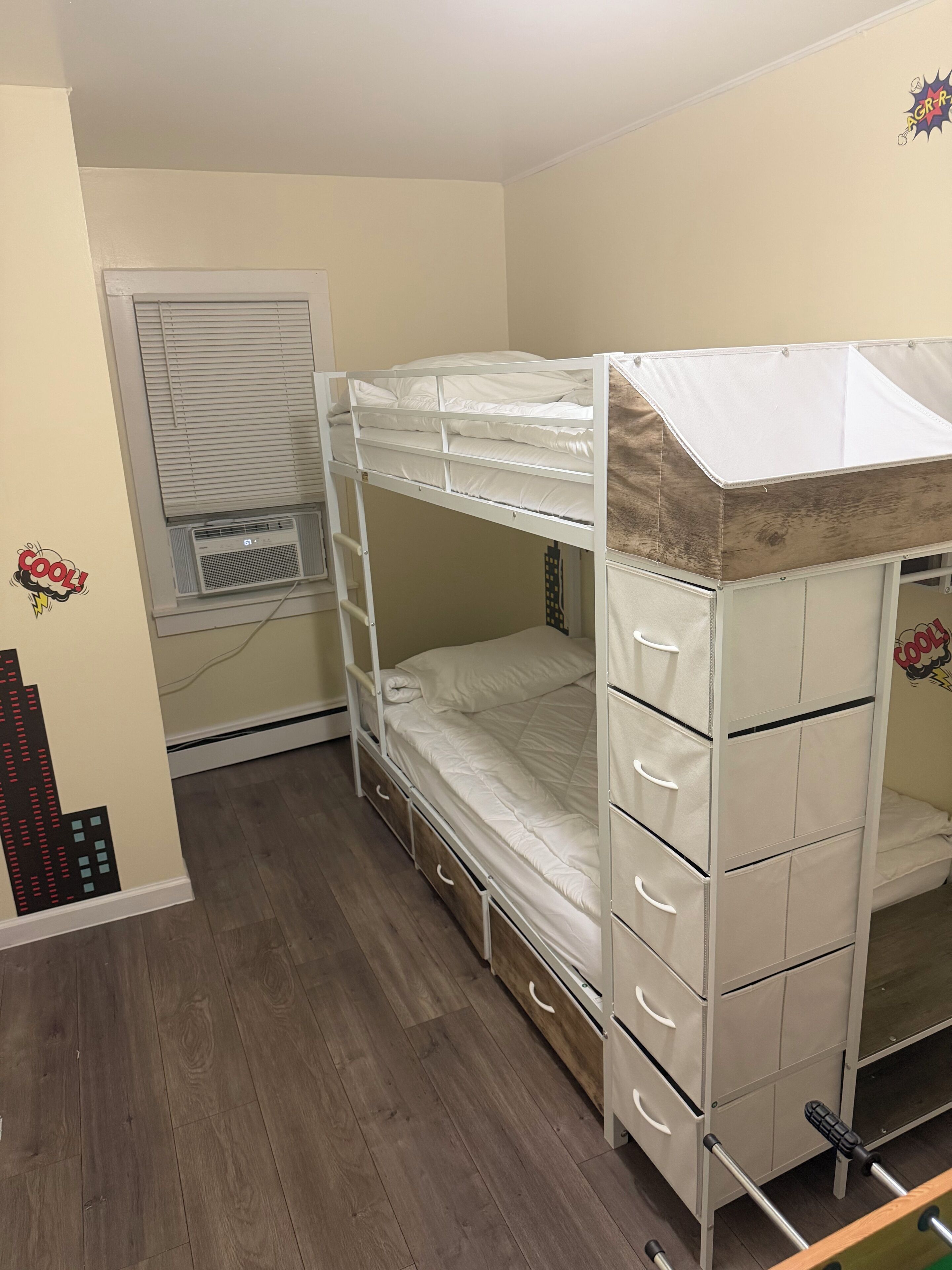 2 bedrooms, iron/ironing board, travel crib, WiFi (free)