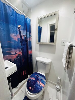 Bruser, Sæbe, Toiletpapir